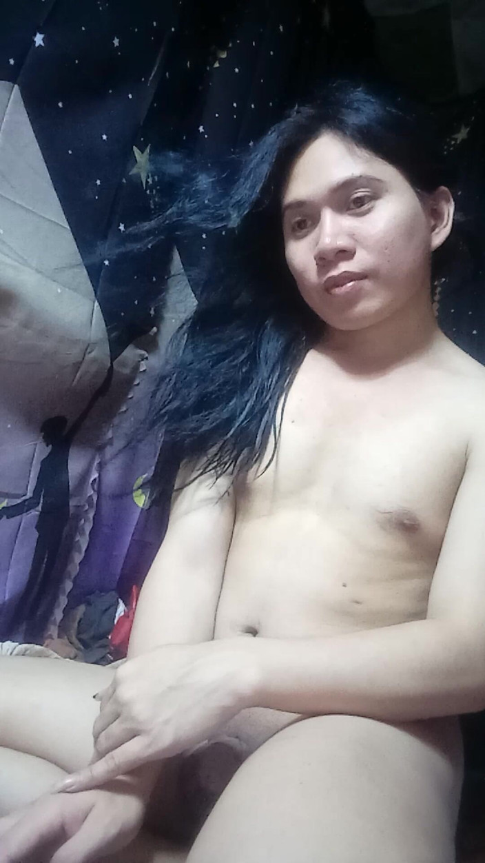 Reynaldo6: 彼に、私の部屋に彼がいなければならないと伝えるべきだ、たとえここにいるのが私たち二人だけであっても。