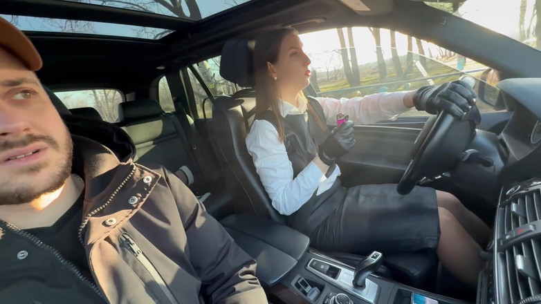 Hottie goddess: Milky Goddess lagi asik main di dalam mobil