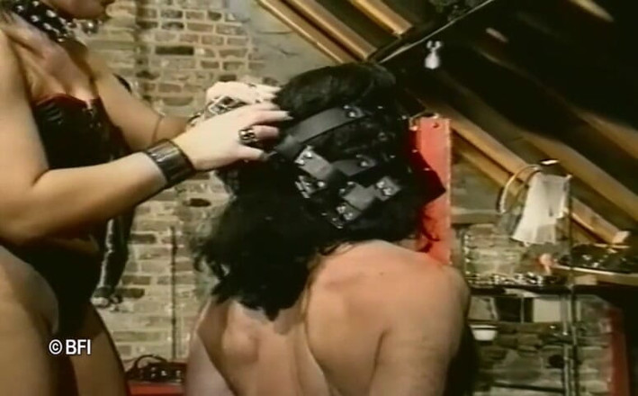 House of lords and mistresses in the spanking zone: Рабыня короны, студийная садомасса