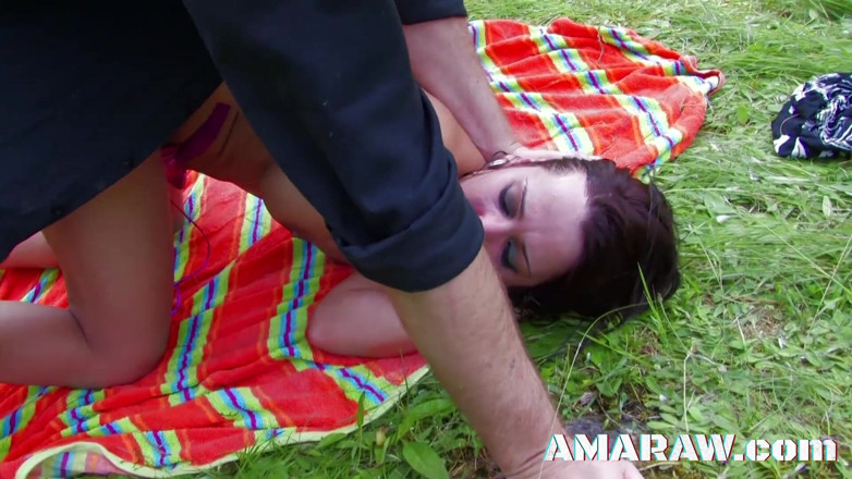Amaraw: Великі цицьки shannaya tweeks, дупа відтрахана в траві