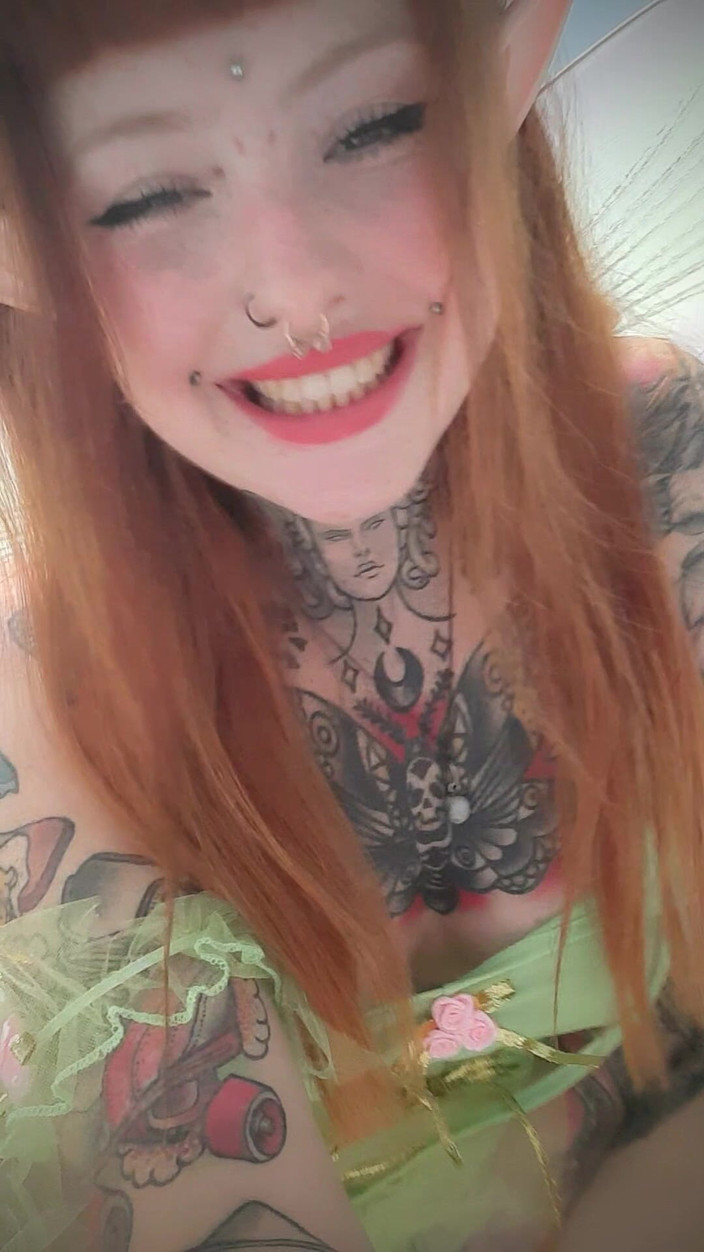 Yourfavecumslut: Pixie Asmr撒尿视频