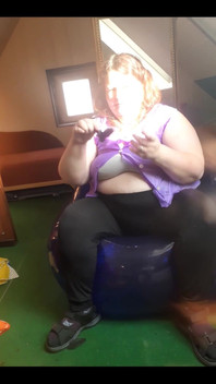 Kittelfetisch Tammara Im Engen Kittel