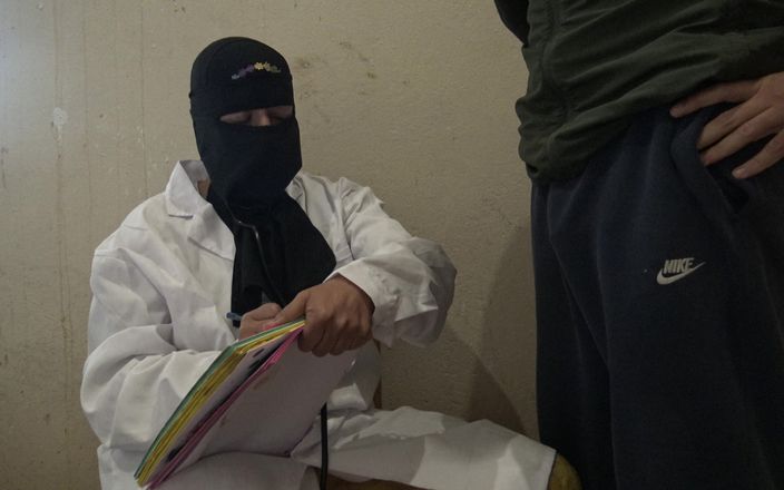 Souzan Halabi: Dokter muslim wanita nakal ngocok kontol salah satu pasiennya