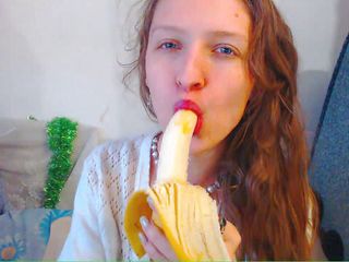 Anna not ideal angel: Pipe à la banane et cheveux très longs naturels et bleu...