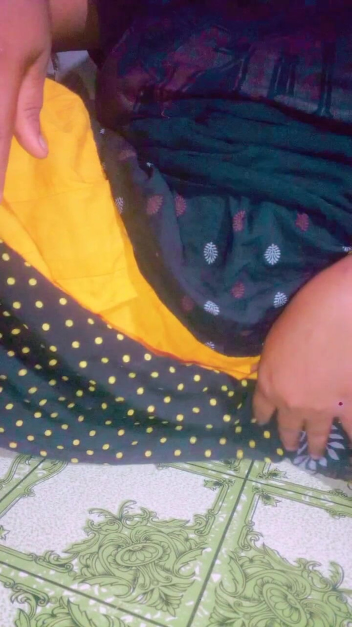 Sadia vabi: Styvbror knullar sin styvsyster