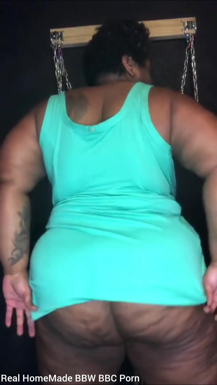 Super sexy ebony cuties: Femdom knijpt in mijn grote borsten