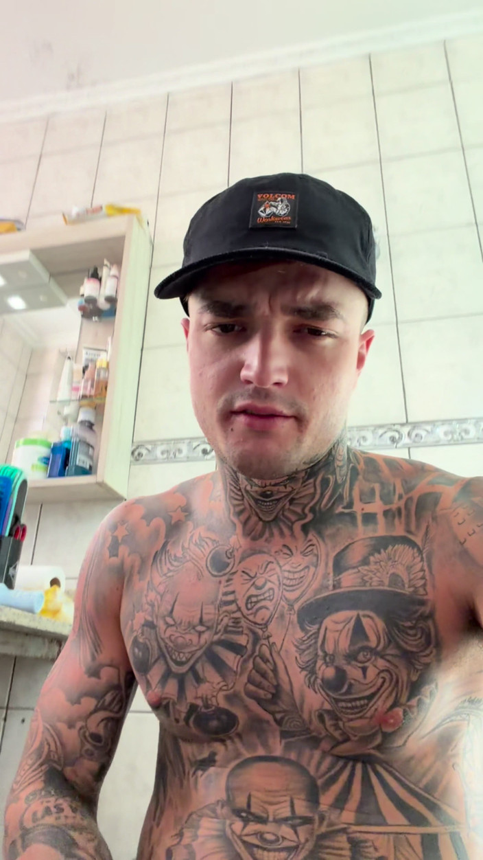 ErickDiazSp: Vreau să ejaculez pe fața ta