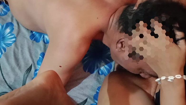 Monawife: Bố chồng bú lồn con dâu
