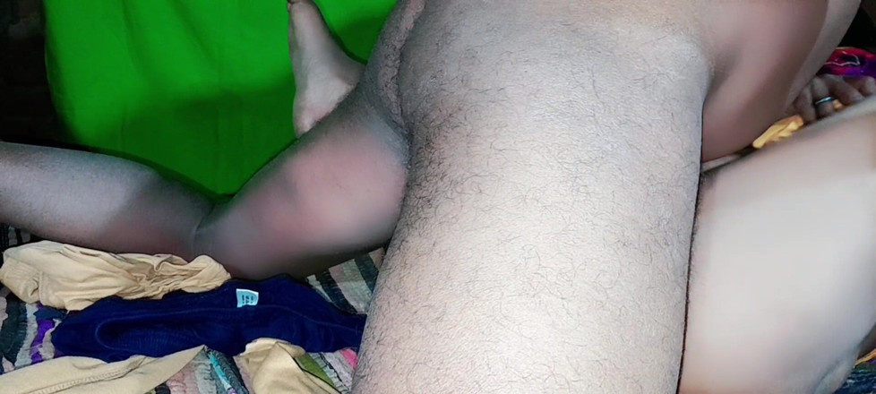 Renudbf: Nevlastní sestra a nevlastní bratr sdílejí postel