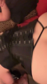 玩弄双性恋情侣