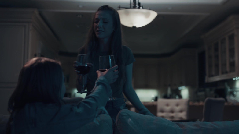 SweetheartVideo: Lezbiyen üvey kız kardeşini yalıyor