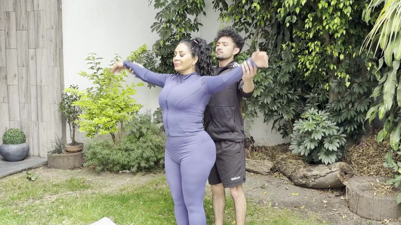 Calientehubxxx: Yoga dengan Gali Diva