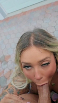 Kali Roses & Elana Bunnz - Teddy Tarantino šukání v myčce aut