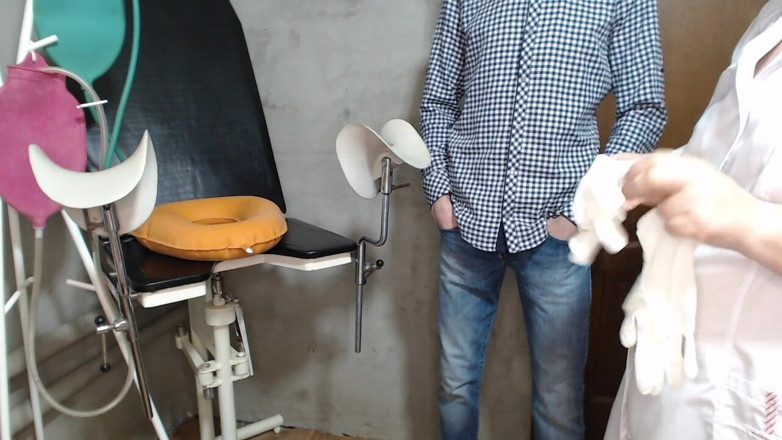 OurFetishLife: 정액 분석하는 통통한 간호사