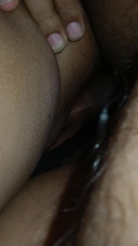 Un beau-frère met son pénis dans la chatte d’une bhabhi indienne, une bhabhi et son beau-frère partagent un lit simple, voix hindi complète