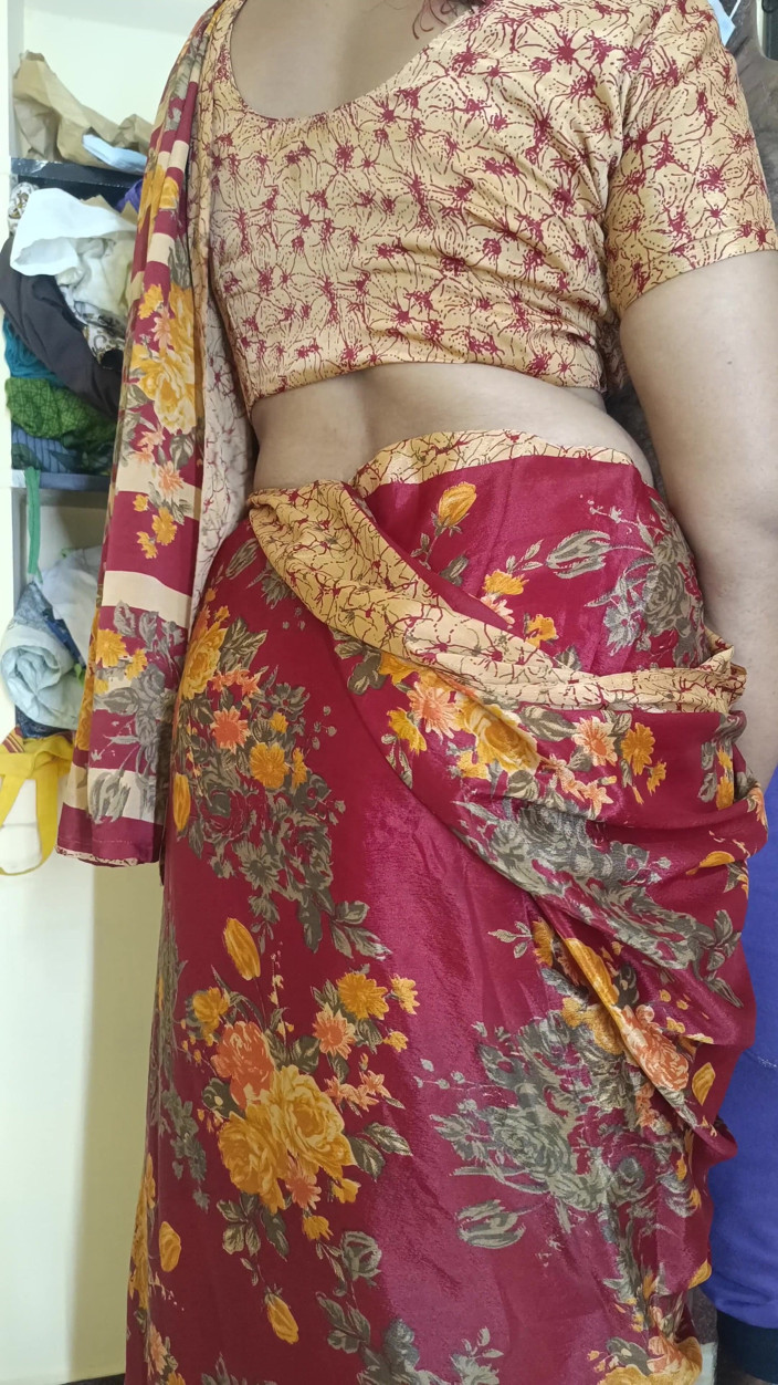 Inba: Red color saree cheating Housewife 1