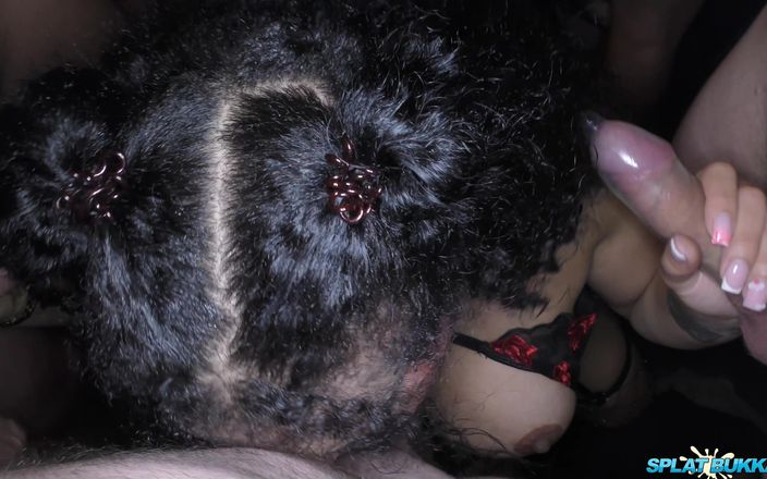 Bukkake team: यूके की मस्त दिखने वाली कमसिन लड़कियां कुछ सख्त चूस रही हैं