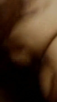 Mamă sexy brunetă țâțoasă picurând de la futai cu pulă mare și neagră
