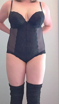 Strip Tease in Lingerie