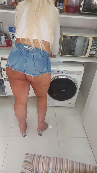 Sexy ass CDzinhafx: Моя сексуальная задница в мини-юбке!