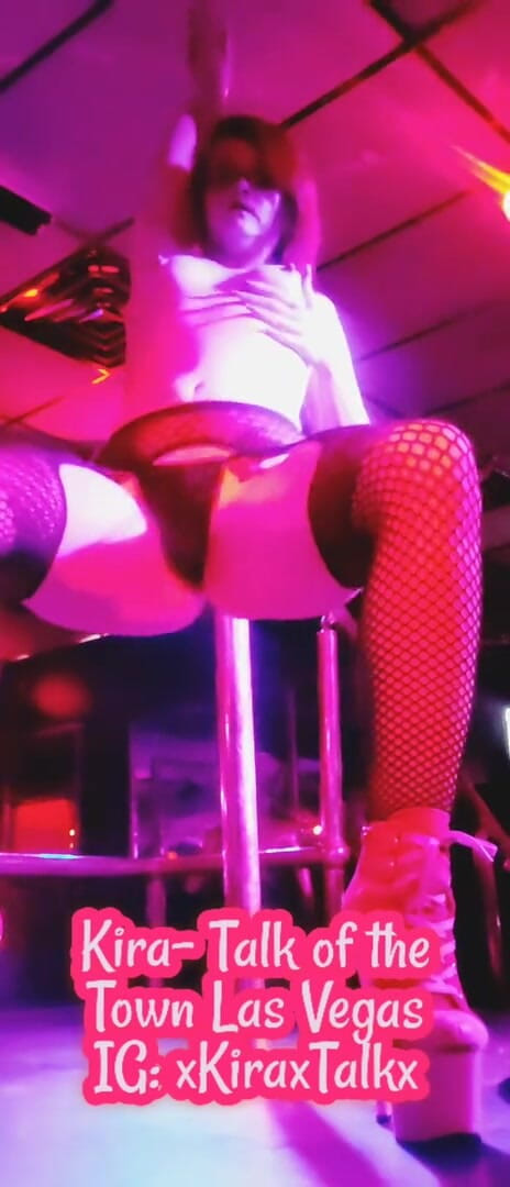 X_Asphxyia_X: Las Vegas stripper en topless en el escenario