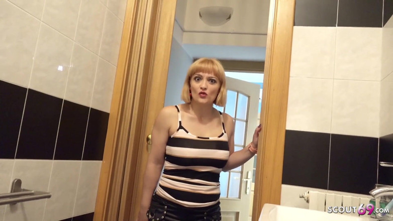 Scout69: Step Mom Mary Caught Stepson Masturbate and Help with Blowjob...
