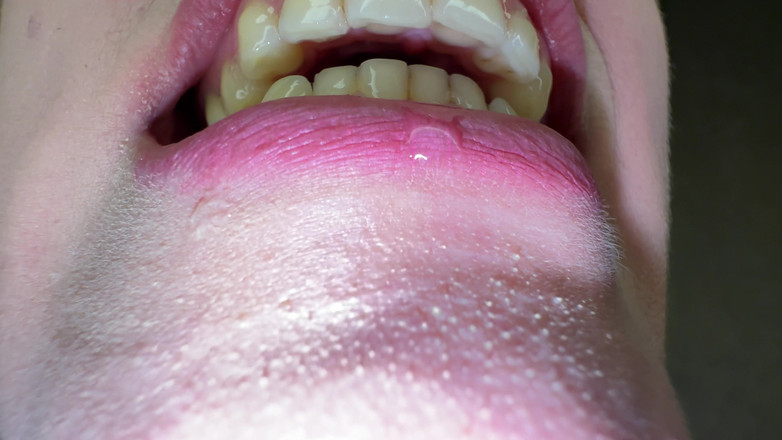 Hottie goddess: Deep Throat Slime Extrakce: Ultimátní slintání a výstřik do hlenu