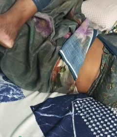 Pig pussy: Тамільська тітонька Nattukattai на ліжку