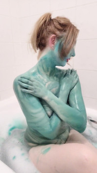 Cosplay sally körperbemalung bad tittenspiel