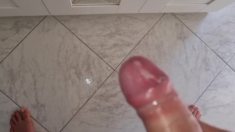 Alexander Audran: 다리를 벌리고 만지기 시작. 내 가장 친한 친구의 아내를 위해 오랫동안 사정 - 이제 모든 것을 마셔