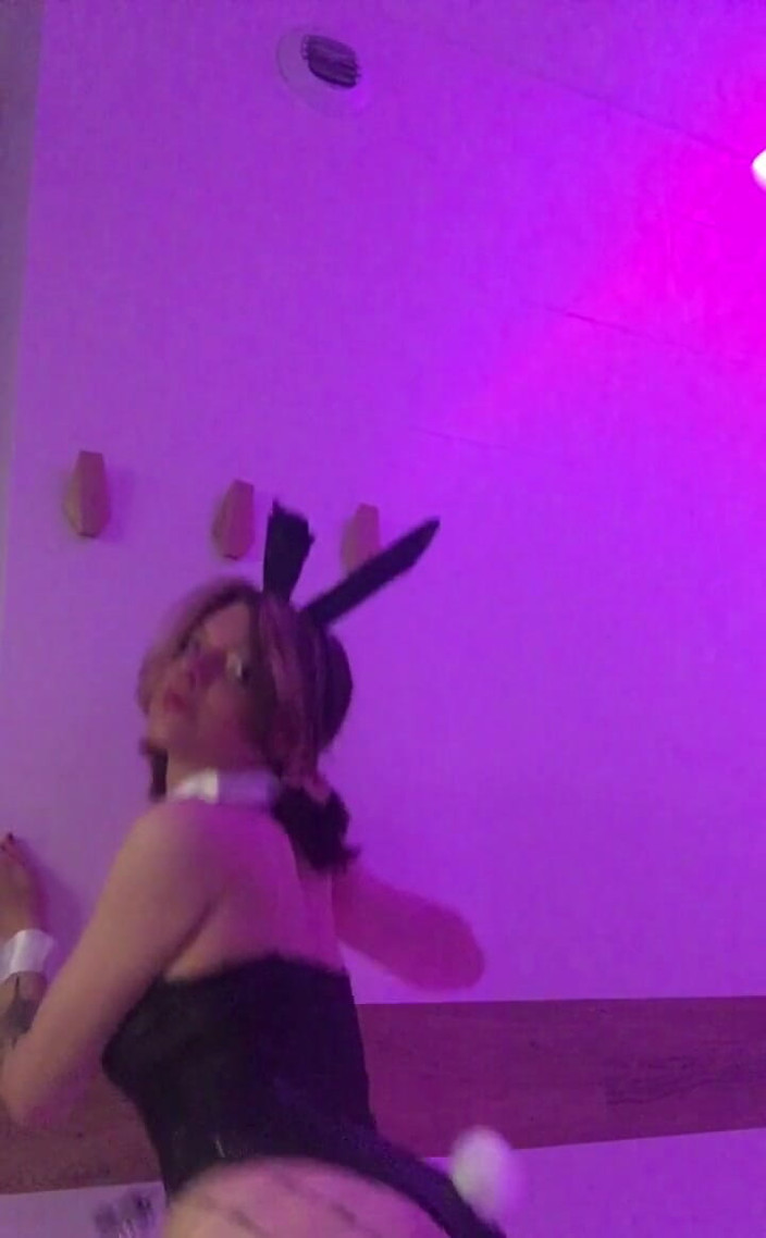 Soft Vulgar: Aku akhirnya punya baju kelinci saya mau kamu seperti aku?