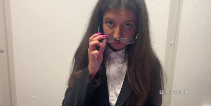 Dis Diger: Folló a la esposa del jefe en el trabajo en...