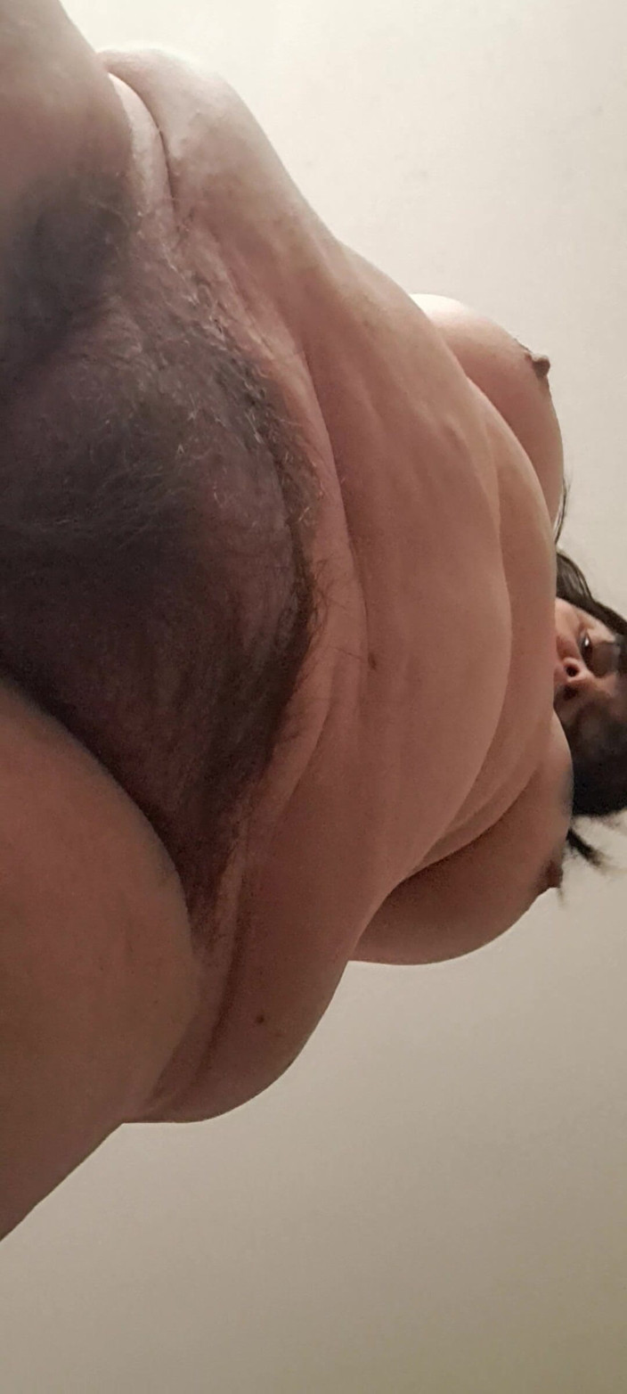 Mommy big hairy pussy: Göğüsler Hareketi Ile Duvarda Sikilme