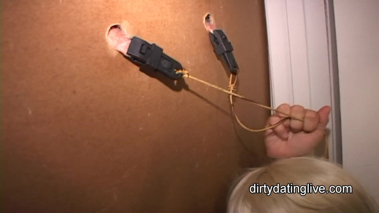 Dirty Dating Live: İtaatkar orta yaşlı seksi kadın masaları çeviriyor ve yarağı stoklara kilitliyor