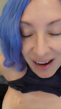 Riesentitten MILF - verehre meine titten E01 - MILF Stella