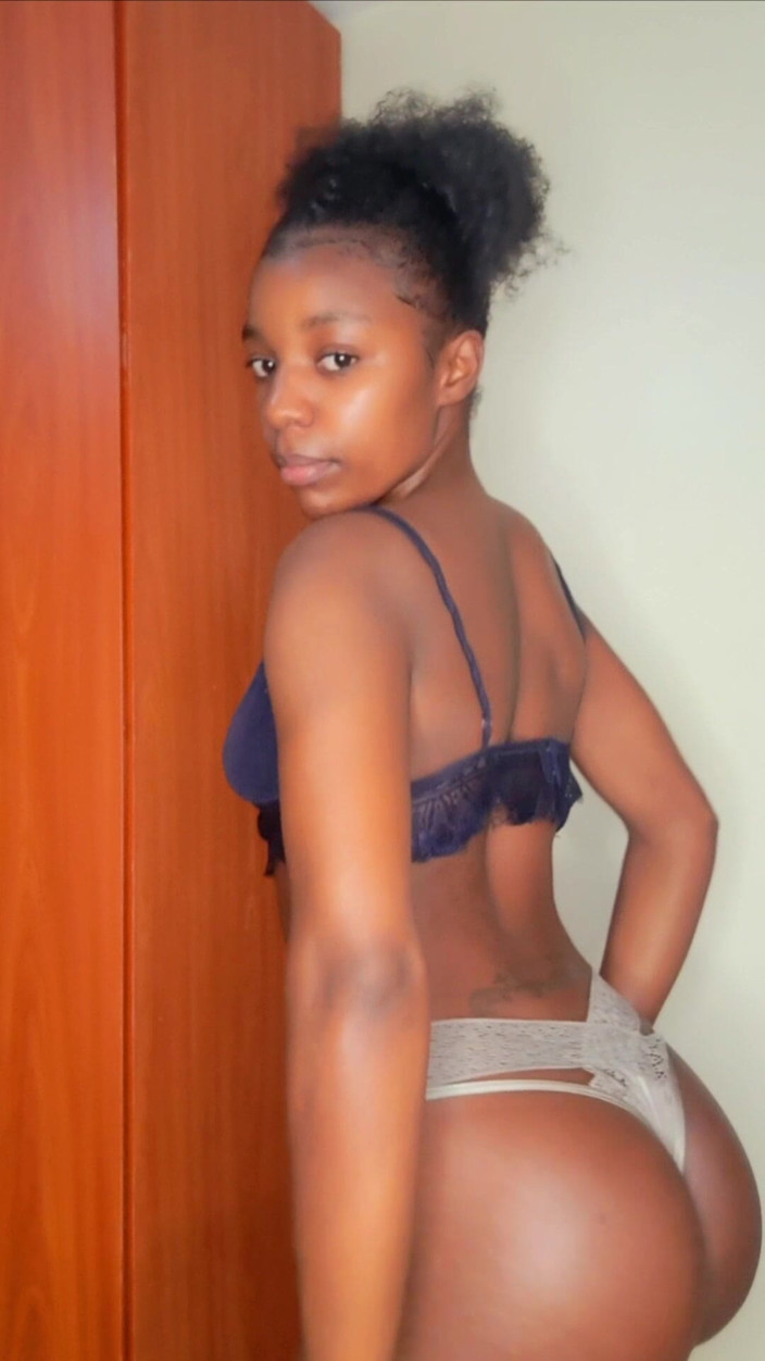 Bambi_bambi: Danza erotica