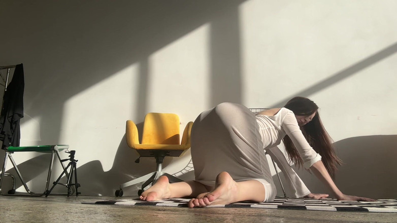 Skinny_lady69: Yoga sans lingerie