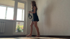 Skinny_lady69: Převléká si kalhotky