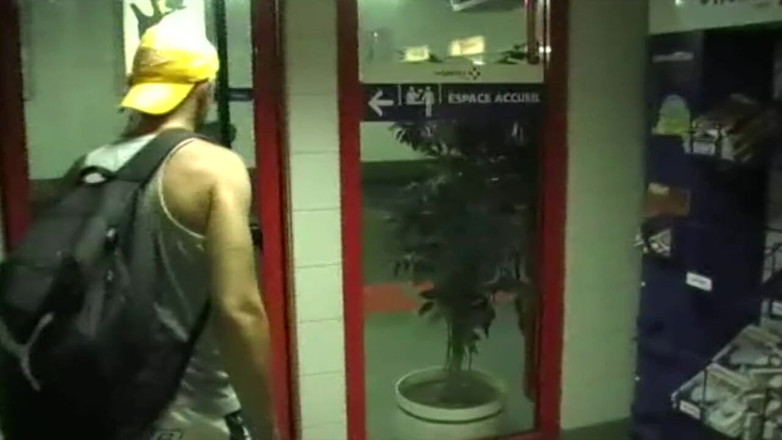 Jess Royan XXX: Twink Asia dipergunakan oleh tandas awam di tempat letak kereta...