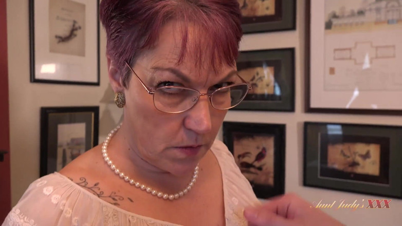 Aunt Judy's XXX: Auntjudysxxx - грудаста зріла вчителька Лейла Берд має спеціальний урок для свого учня