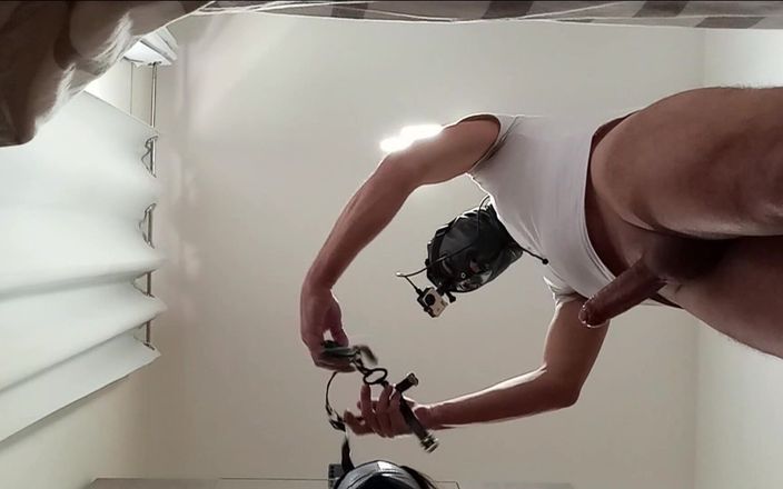 LauraOnHeels: Milf in panty, staartjes, grote tieten, bondage pijpbeurt met keelstuk