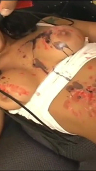 Grandi tette incredibile culo brasiliana modella samba tette che rompe crudele capezzolo e punizione navale e cera calda di candela