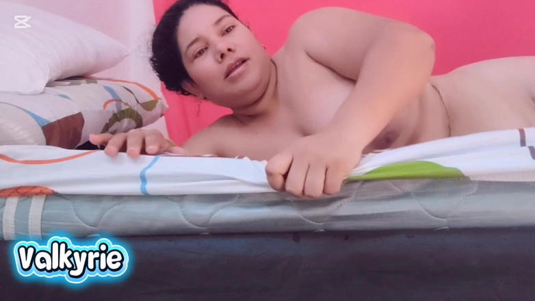 Valkyrie and Luigy Couple: Teman wanita cantik menghisap zakar