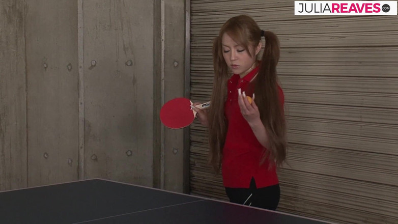 JapaneseAmateur: 热辣少女吮吸两根鸡巴，然后被干到射精