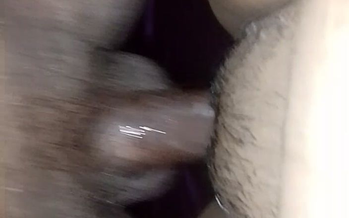 Indian desi hot poja: 奥さんを椅子にたくさん投げる