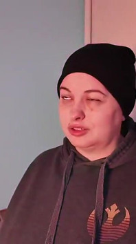Ragazzo al bar si trasforma in donna