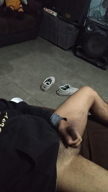 AlexAlejandro13: На дивані комфортніше, ніж у ліжку