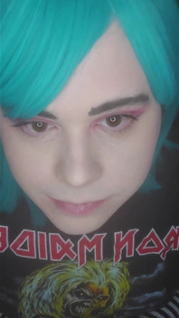 Metal Sissy Mykella在后台给你口交