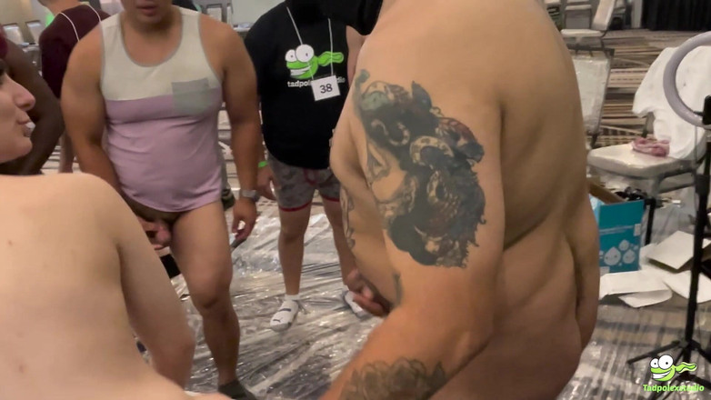 TadpolexStudio: Gangbang Sanguine Rose natočený Gonzo POV s bonusovými záběry