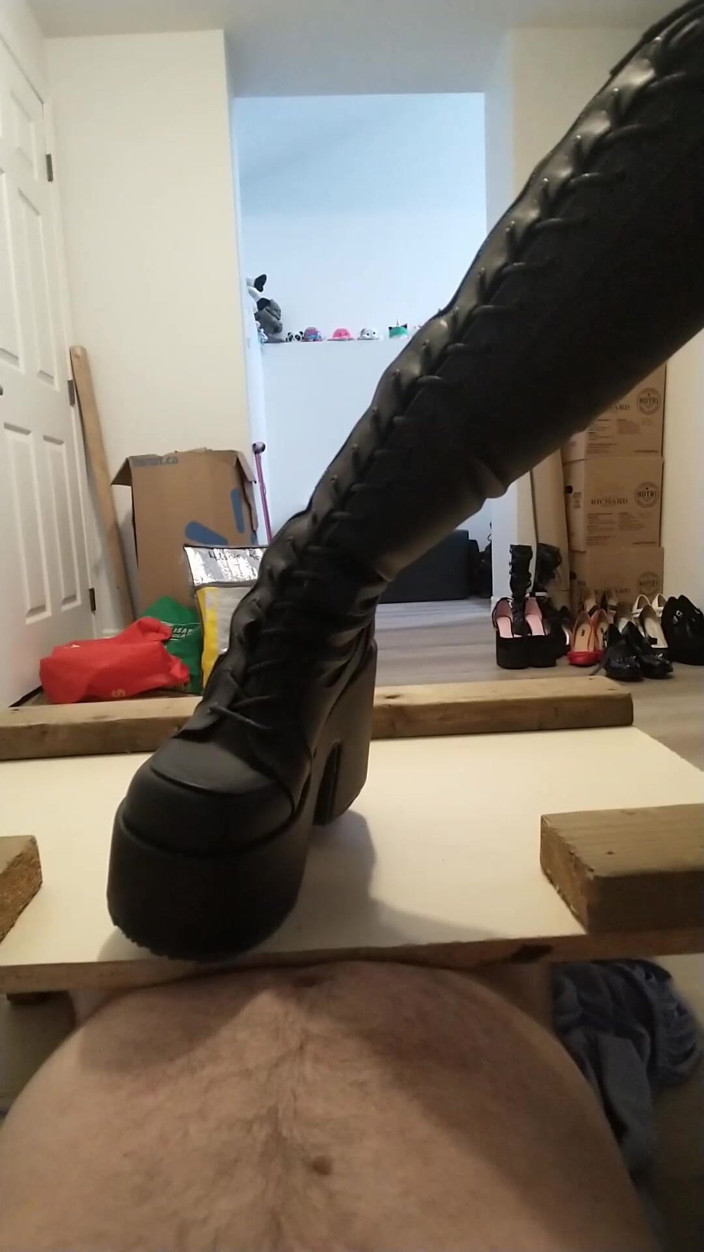 Miss jj chose: Demonia Over Knee Boots